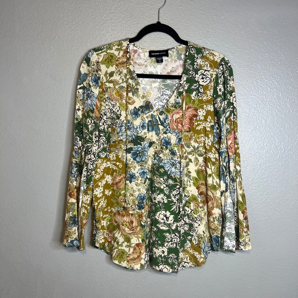 Fifteen Twenty Flare Sleeve Top Size S Floral Patchwork V-Neck Boho NEW